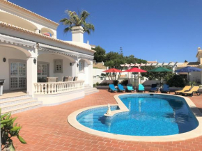 Corniche, Villa privée, 4 Suites, Vue mer, Piscine au Sel, chauffée et couverte